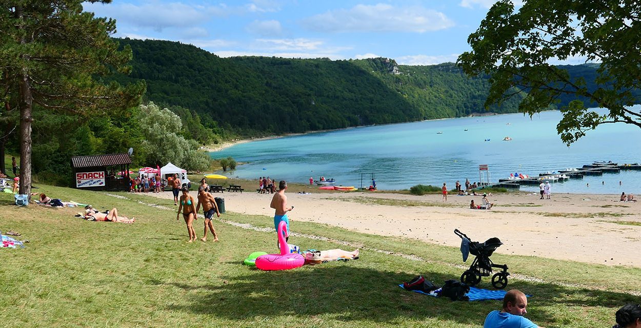 Les Chalets Du Lac De Vouglans Village Vacances Cap France