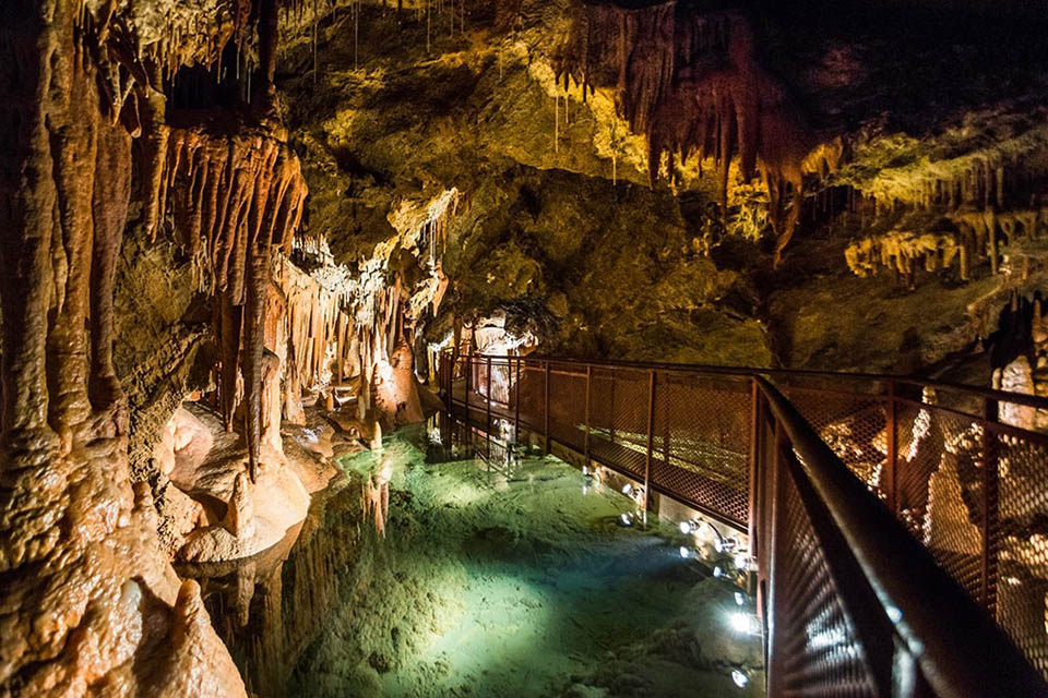 Les Grottes de Fontrabious