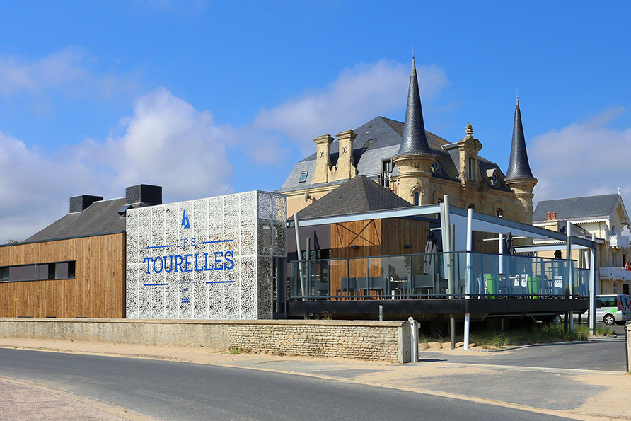 Les Tourelles