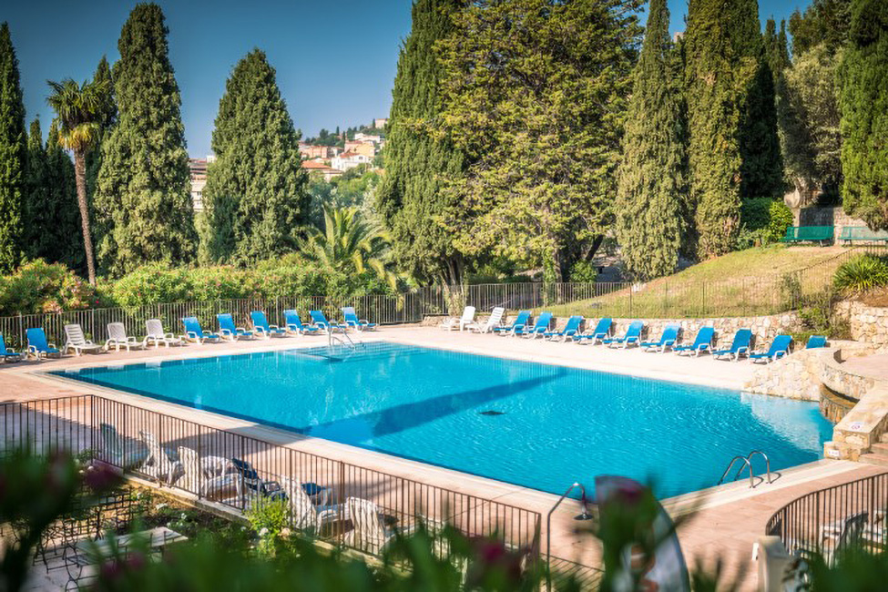 Les Cèdres